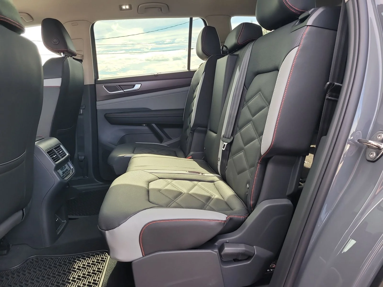 New 2026 Pure Gray Volkswagen 2.0T Peak Edition image 12