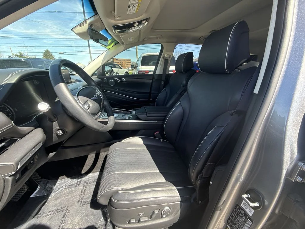 Used 2022 Silver Genesis 3.5T image 11