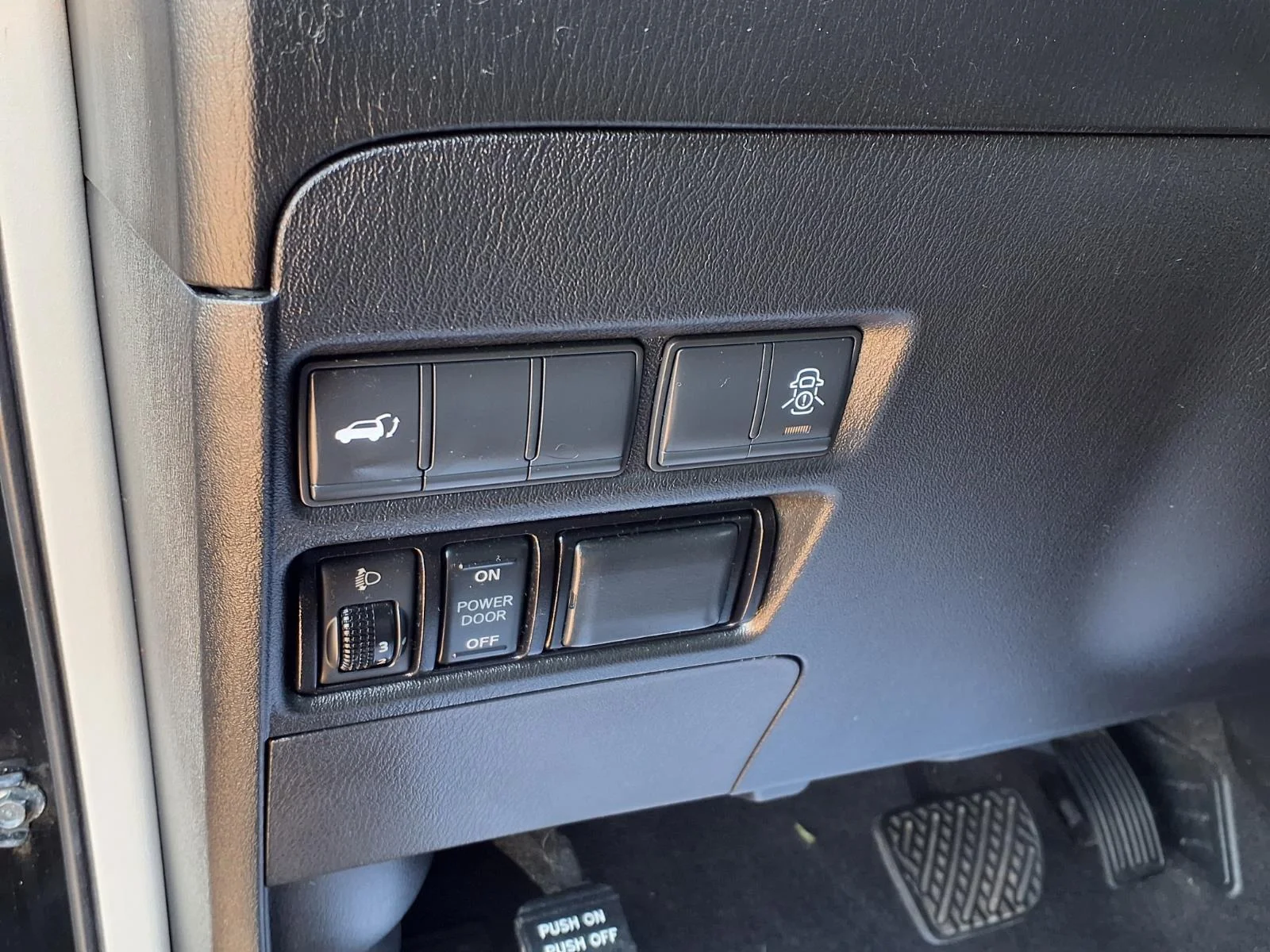 Used 2019 Super Black Nissan SV image 9