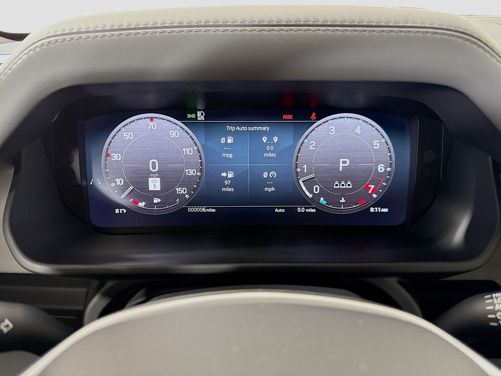 Used 2026 Tasman Blue Metallic Land Rover S image 31