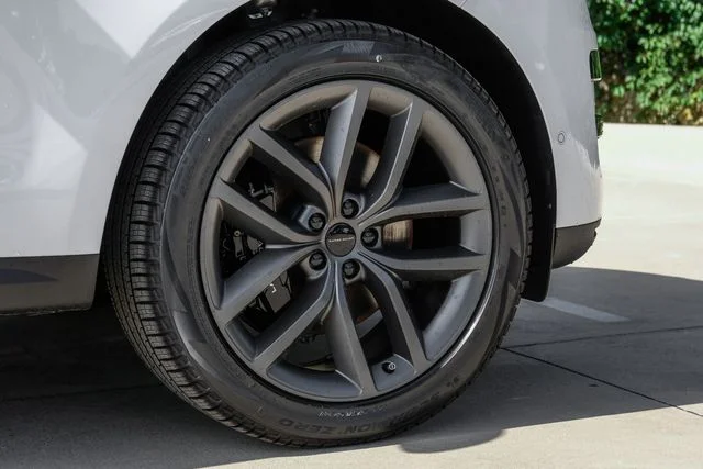 New 2026  Land Rover SE image 69