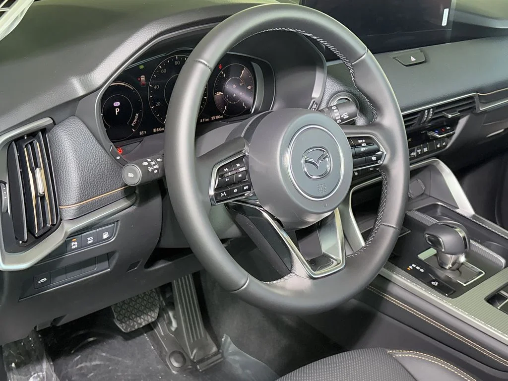 New 2025 Silver Mazda Preferred image 15