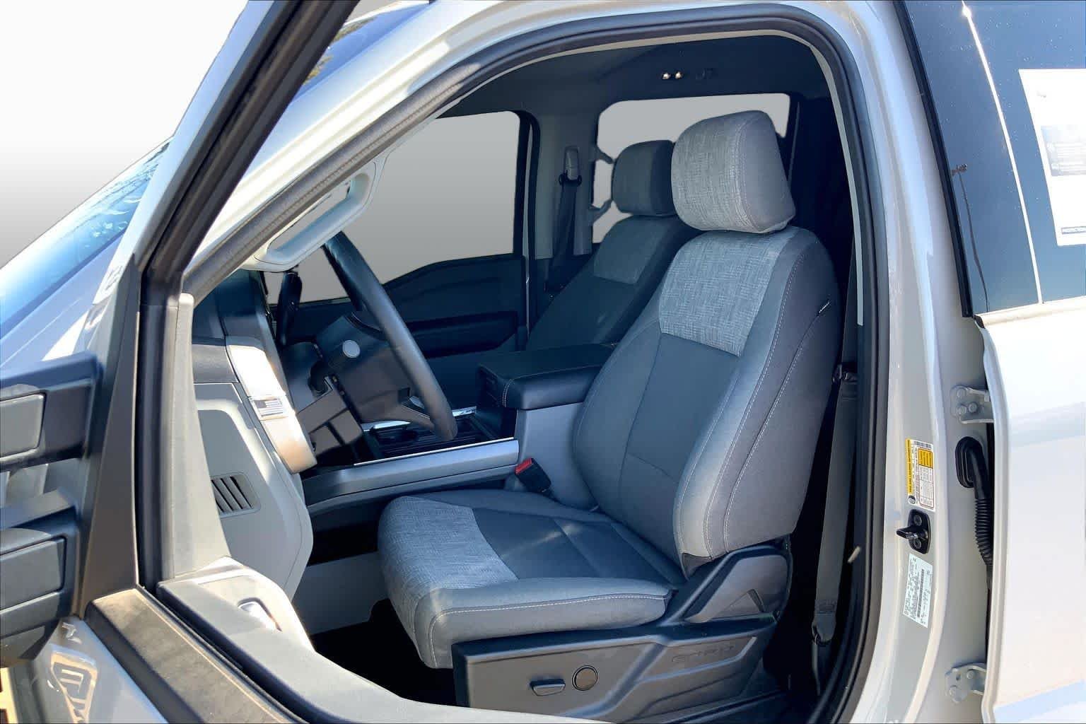 Used 2025 Avalanche Ford XLT image 8