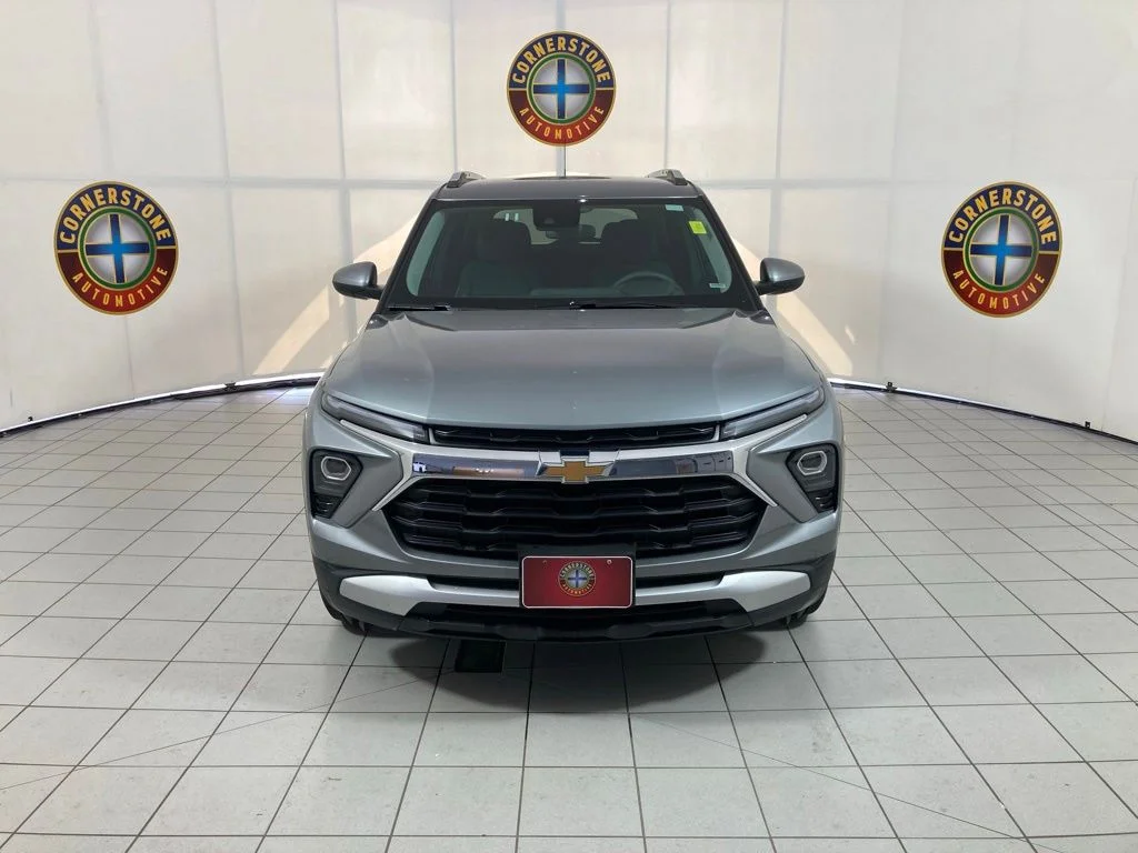 Used 2025 Gray Chevrolet LT image 18