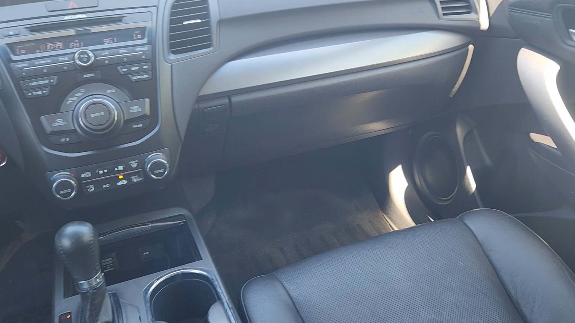 Used 2014 Crystal Black Pearl Acura Tech Pkg image 11