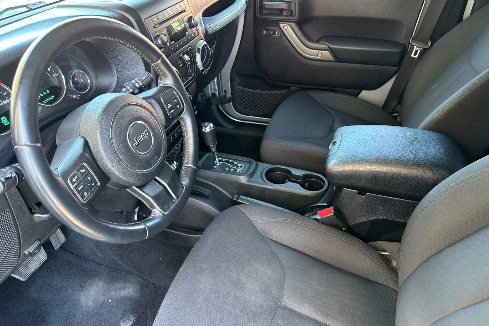 Used 2016 Billet Silver Metallic Clearcoat Jeep Unlimited Sport image 12