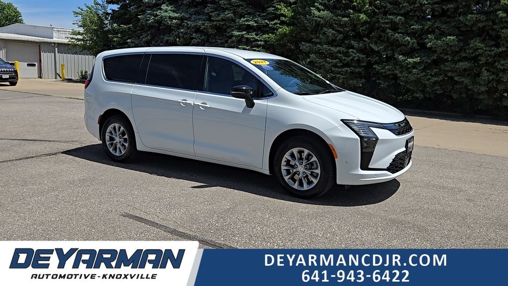 2027 Chrysler Pacifica Select AWD's photo