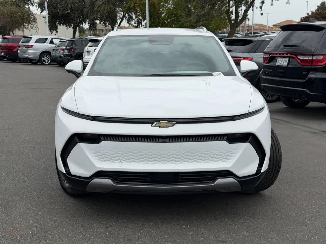 Used 2024 White Chevrolet LT image 3