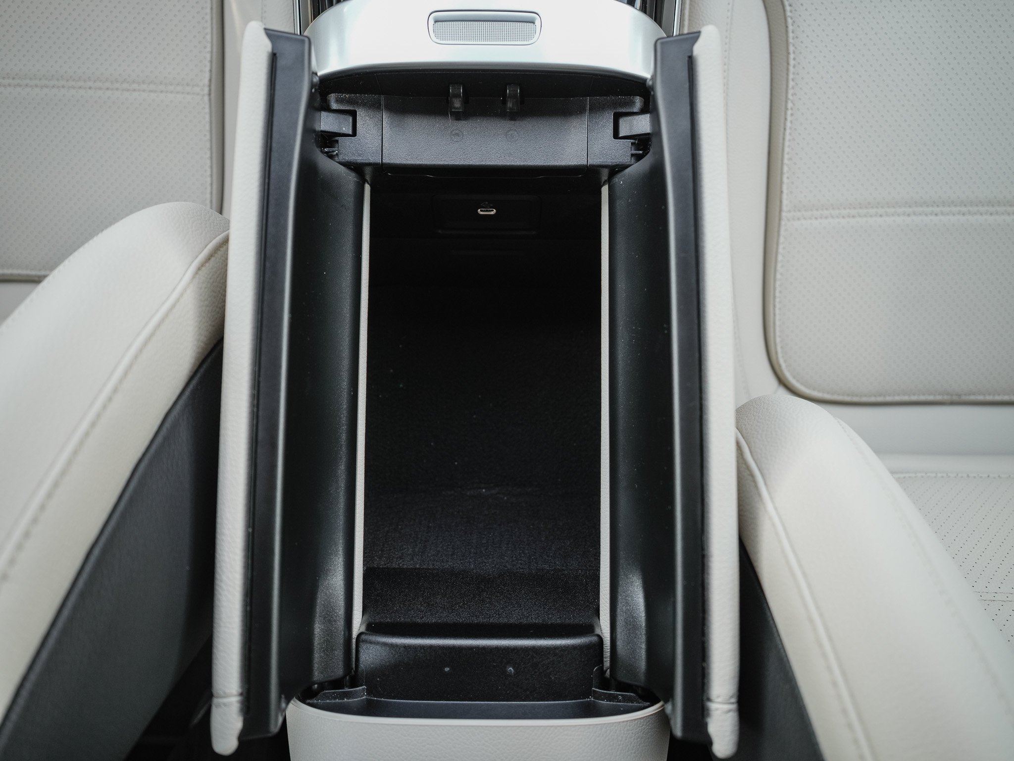 Certified Used 2025 Polar White Mercedes-Benz C 300 image 25