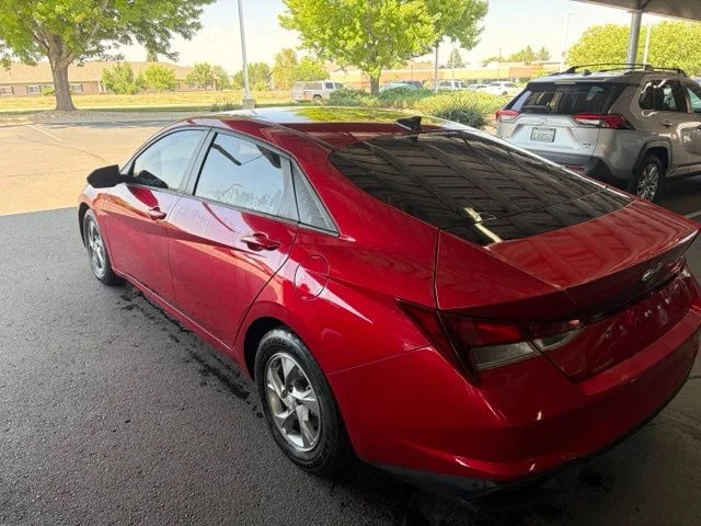 Used 2021 Red Hyundai SE image 11