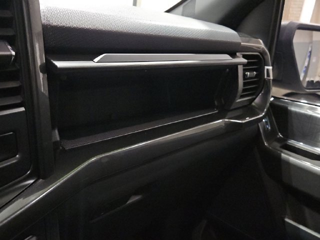 Used 2022 White Ford XLT image 32