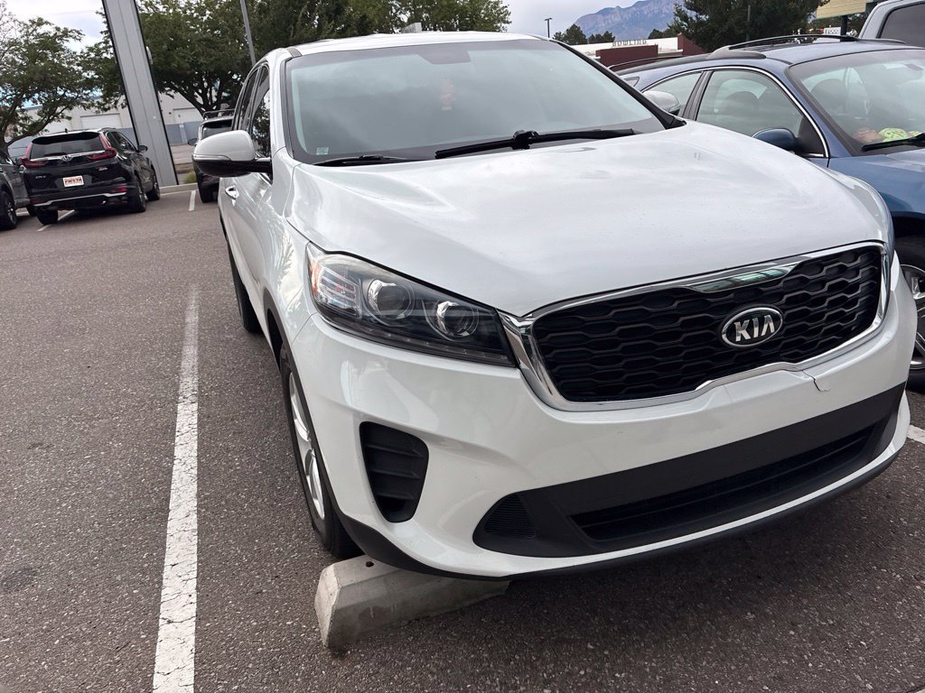 Certified Used 2020 White Kia LX image 1