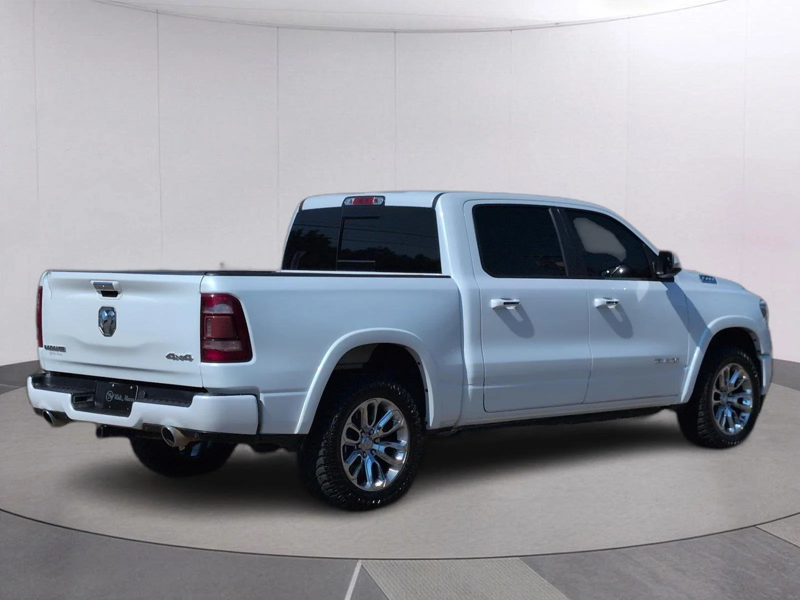 Used 2022 Ivory White Tri-Coat Pearlcoat Ram Laramie image 4