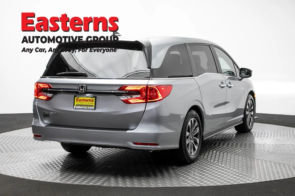 Used 2023 Silver Honda EX-L image 5