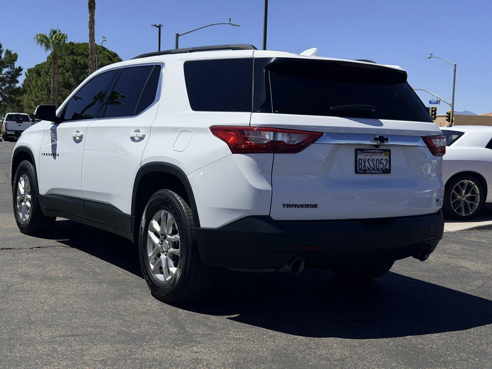 Used 2021 SUMMIT WHITE Chevrolet LT Cloth image 4
