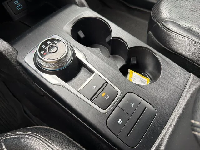 Used 2022 Gray Ford SEL image 31