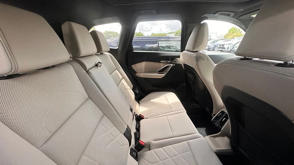 Used 2023 Alpine White BMW xDrive28i image 7