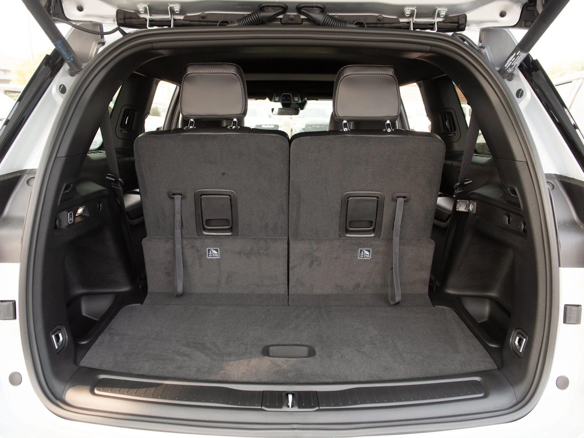 Used 2025 Silver Jeep Altitude* 4x4, Sunroof, Heated Leather, Remote Start image 22