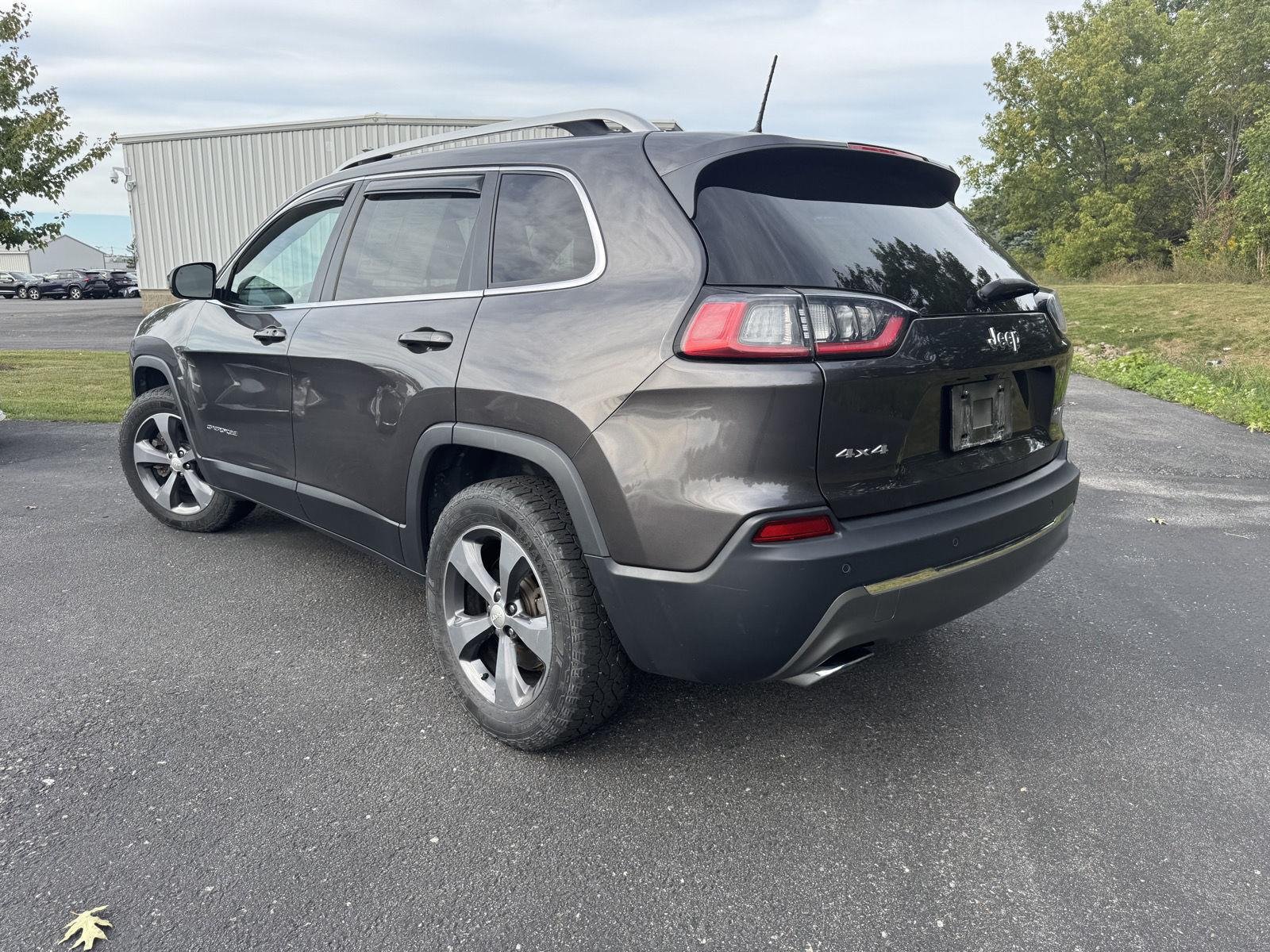 Used 2019 Granite Crystal Metallic Clearcoat Jeep Limited image 2