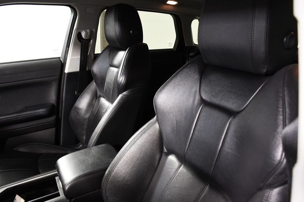 Used 2018 Narvik Black Land Rover SE image 17