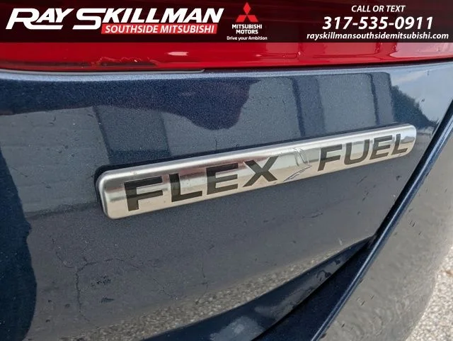 Used 2017 Blue Ford SE image 8