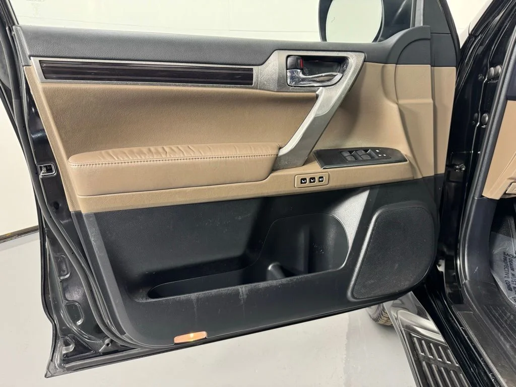 Used 2023 Onyx Black Lexus 460 image 10