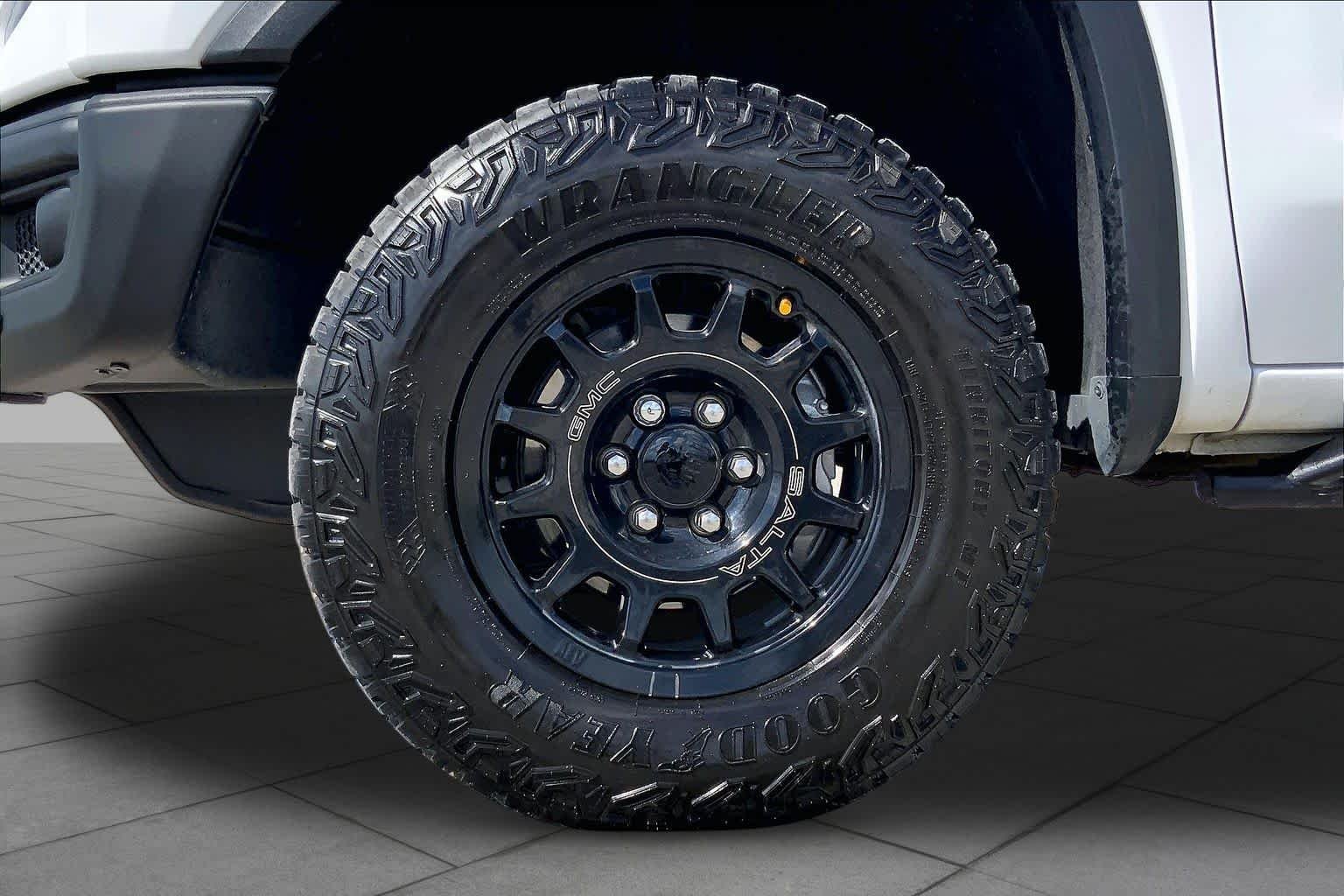 Used 2024 Summit White GMC AT4X image 20