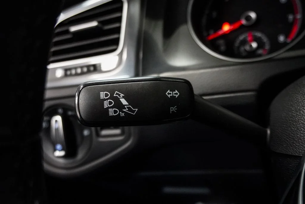 Used 2019  Volkswagen TSI S image 23