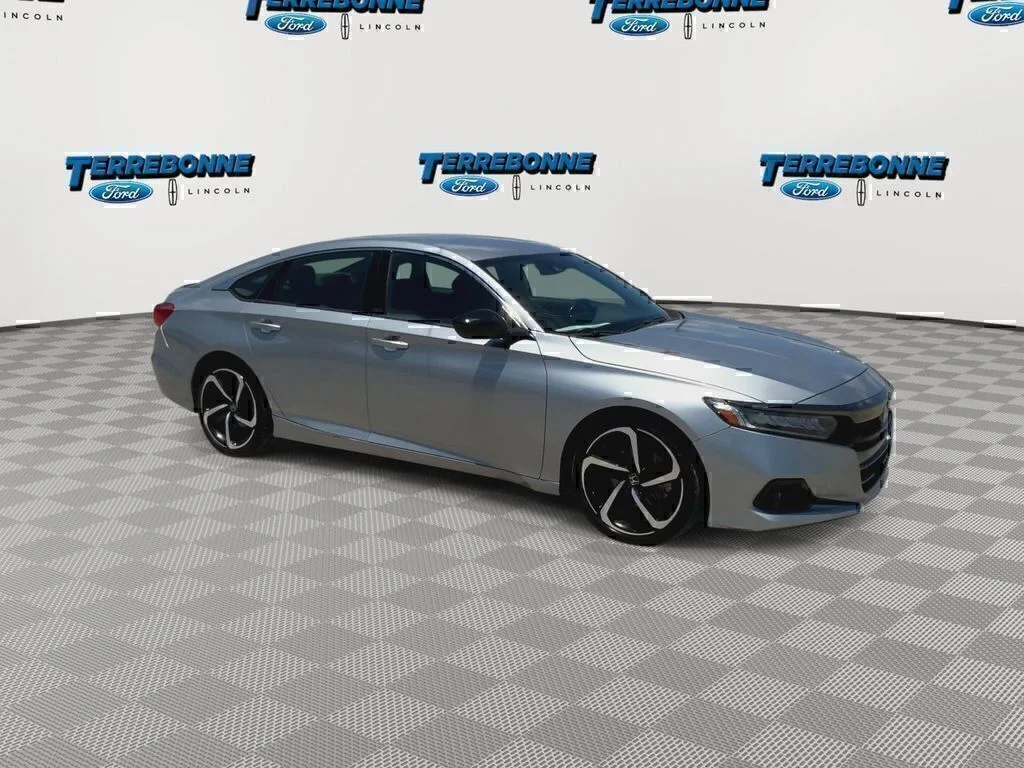 1HGCV1F39NA105810
