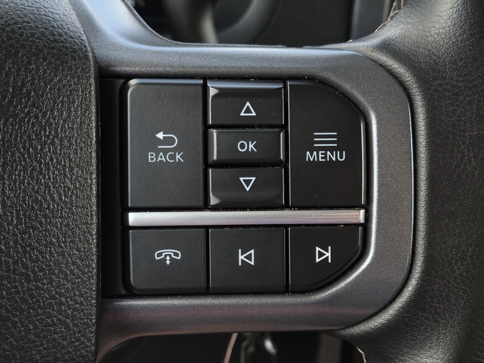 Used 2025 Oxford White Ford XLT 4WD SuperCrew 5.5