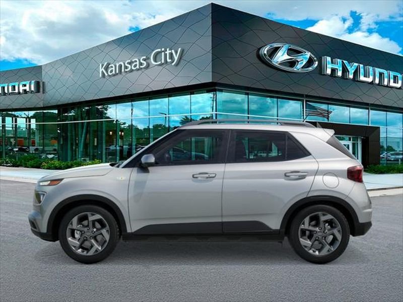 New 2026 Shimmering Silver Hyundai SEL image 3