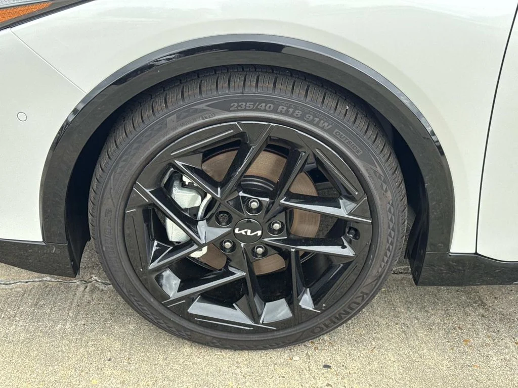 New 2025 Snow White Pearl Kia GT-Line Turbo image 3