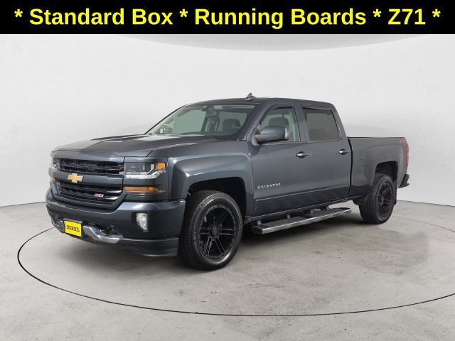 Used 2018 GRAPHITE METALLIC Chevrolet LT image 1