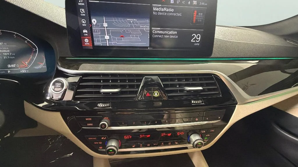Used 2021 White BMW 530i image 20