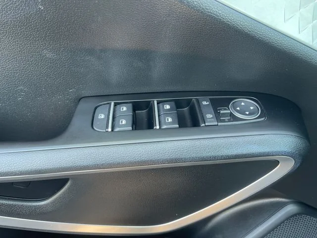 Used 2025 Black Kia LX image 17