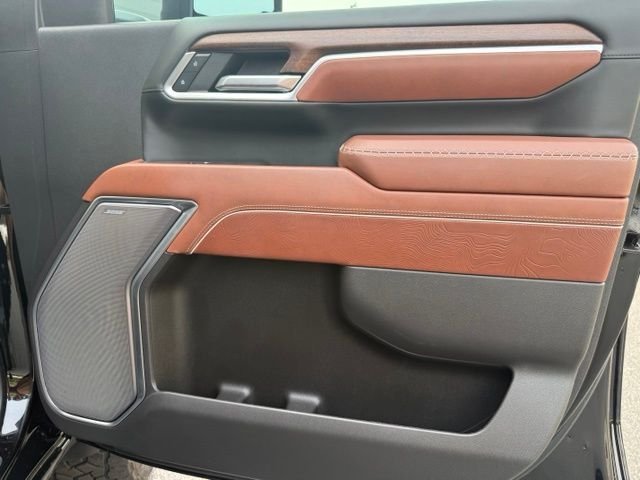 Used 2025 Onyx Black GMC Denali Ultimate image 46
