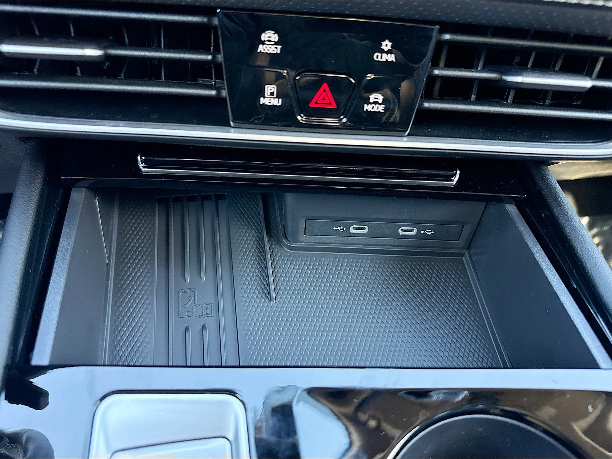 New 2026 Mist Volkswagen 2.0T SE w/Technology image 30