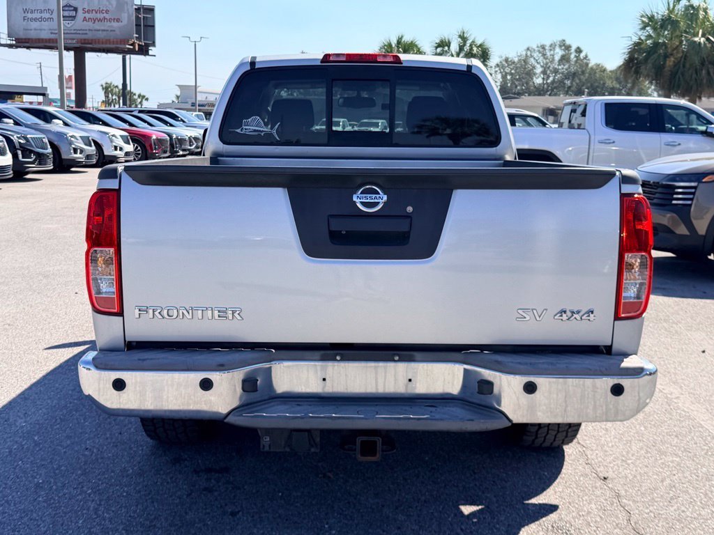 Used 2015 Silver Nissan SV image 5