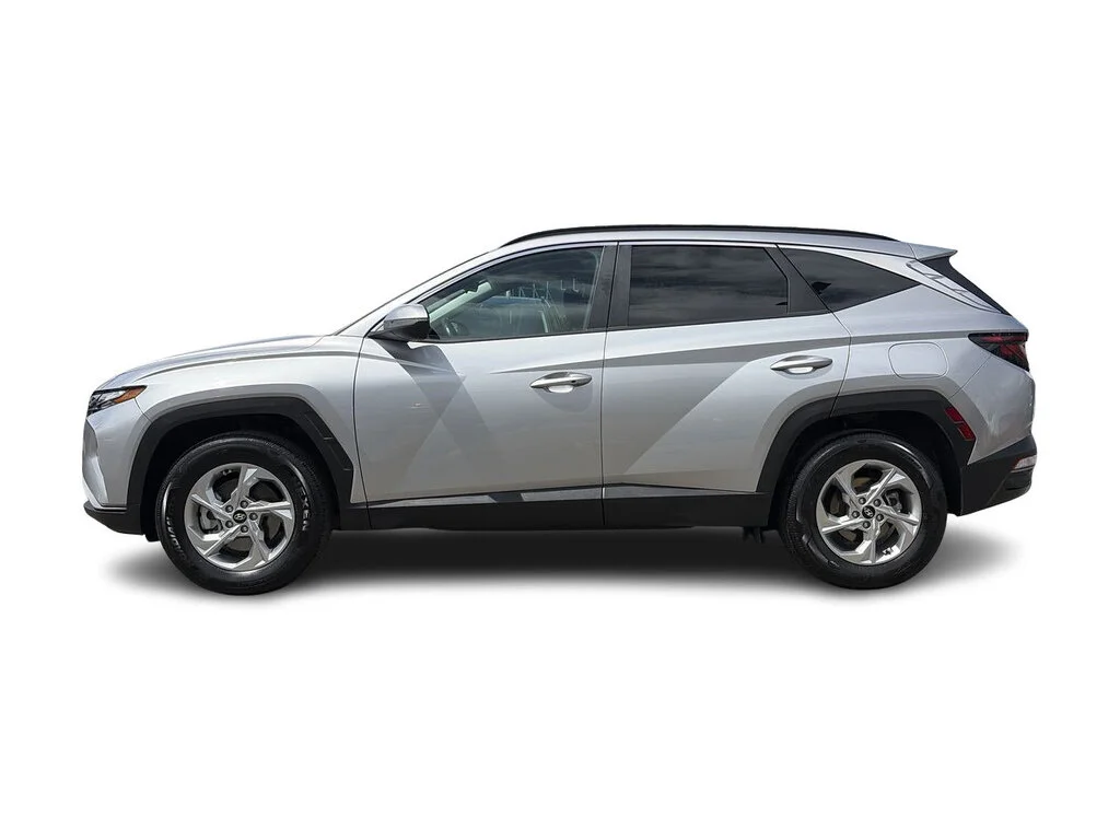 Used 2023 Shimmering Silver Hyundai AWD 2.5L Preferred Dilawri Certified   Local BC image 8