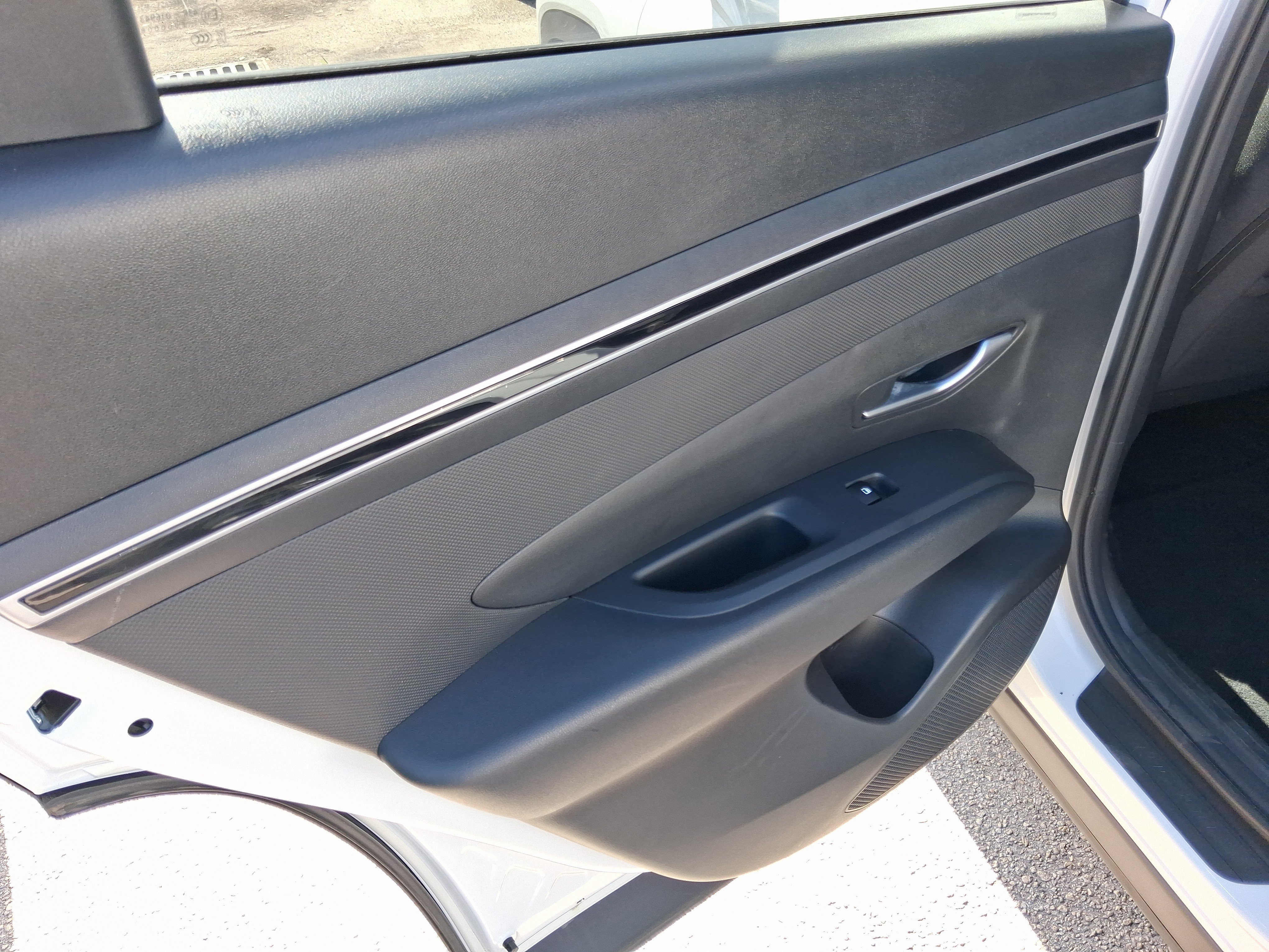Used 2024 White Hyundai SEL image 10