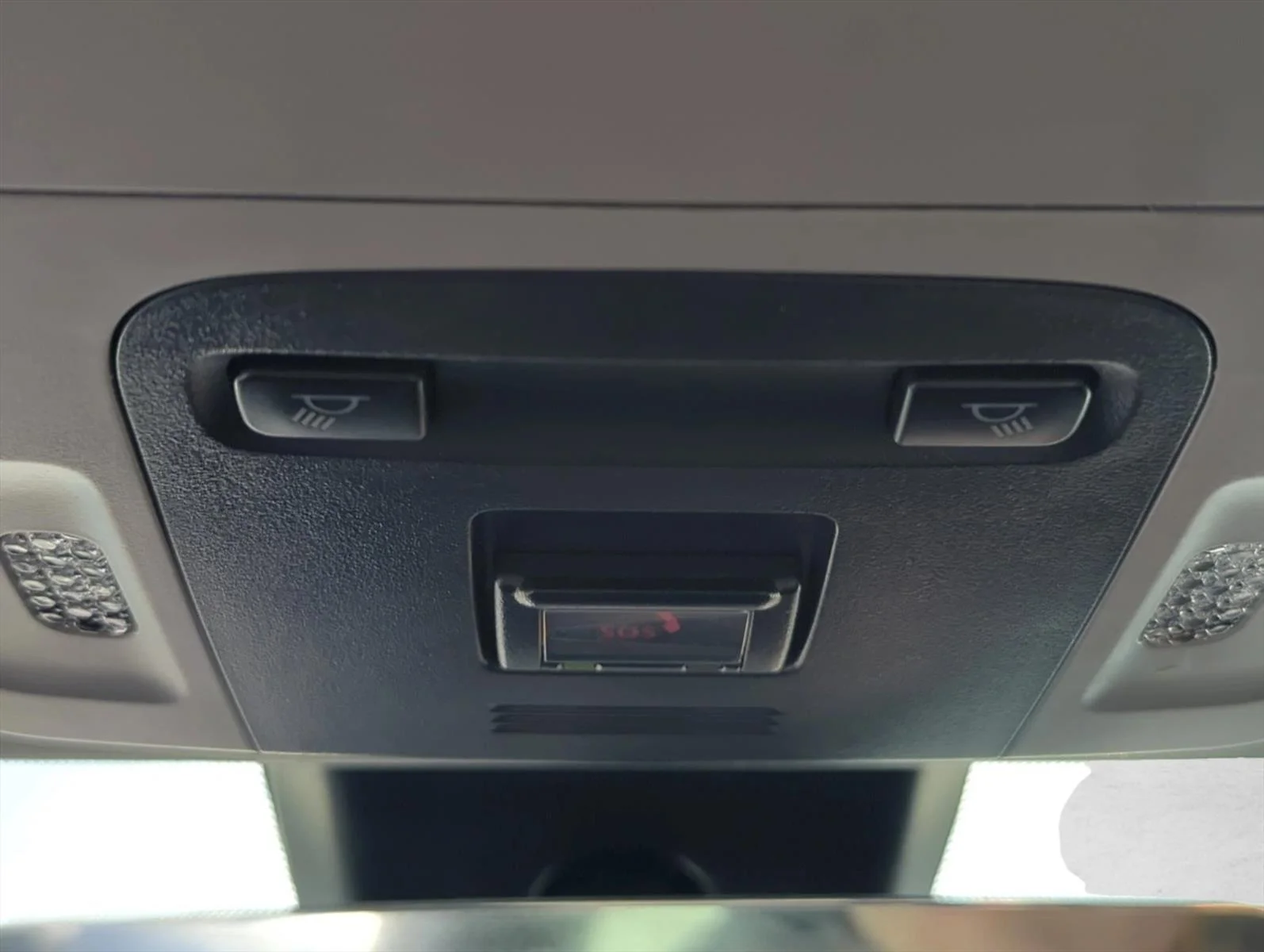 Used 2022 White Toyota LE image 23