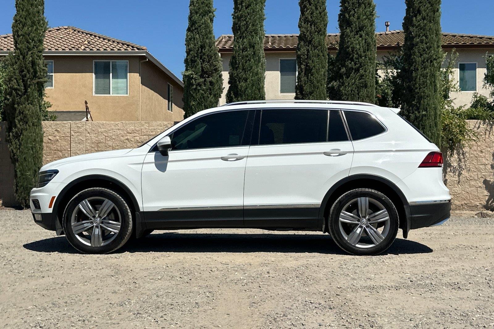 Used 2018 Pure White Volkswagen SEL Premium image 7