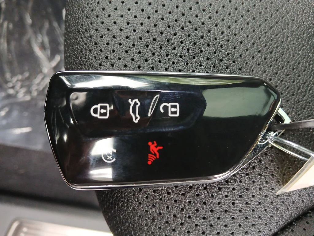 New 2026 Black Volkswagen SE w/Technology image 28
