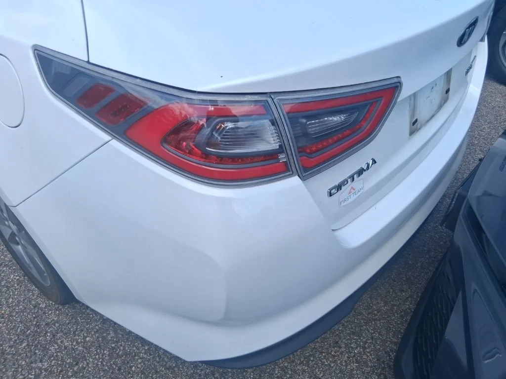 Used 2014 Black Kia EX image 18