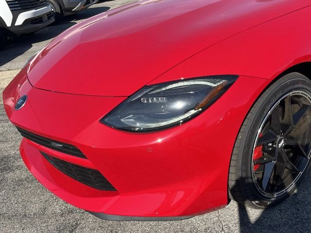 New 2027 Solid Red / Super Black Two-tone Nissan Performance image 9