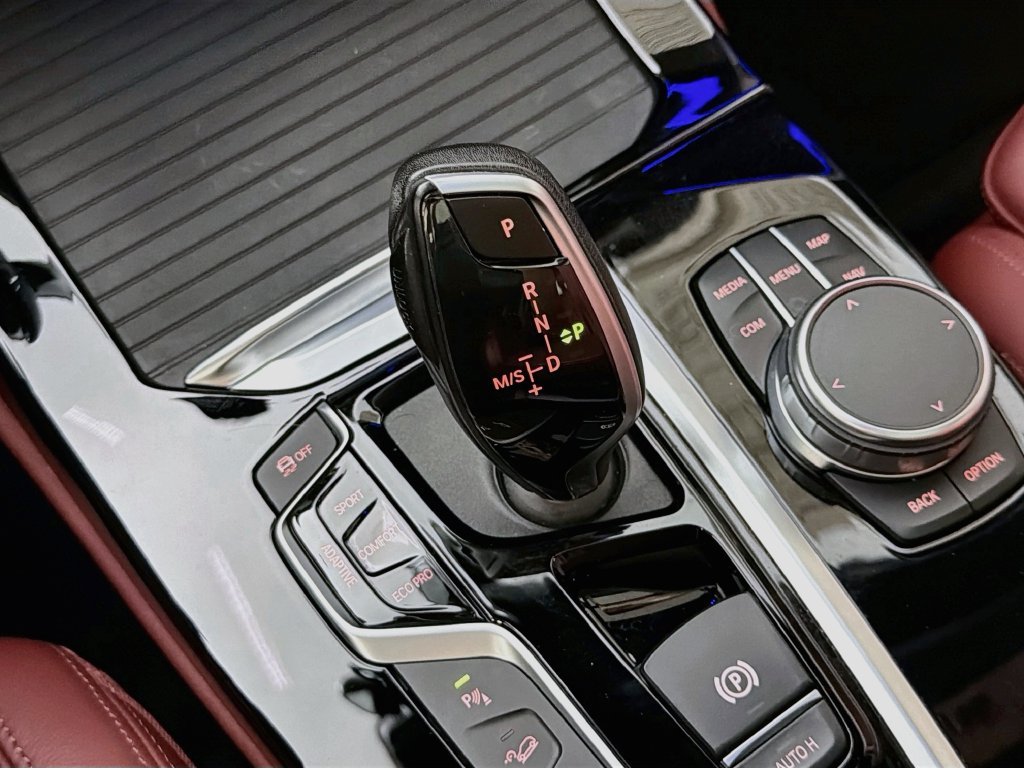 Used 2021 Blue BMW xDrive30i image 17