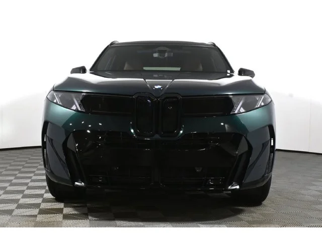 New 2027 Vancouver Green Metallic BMW 40 xDrive image 10