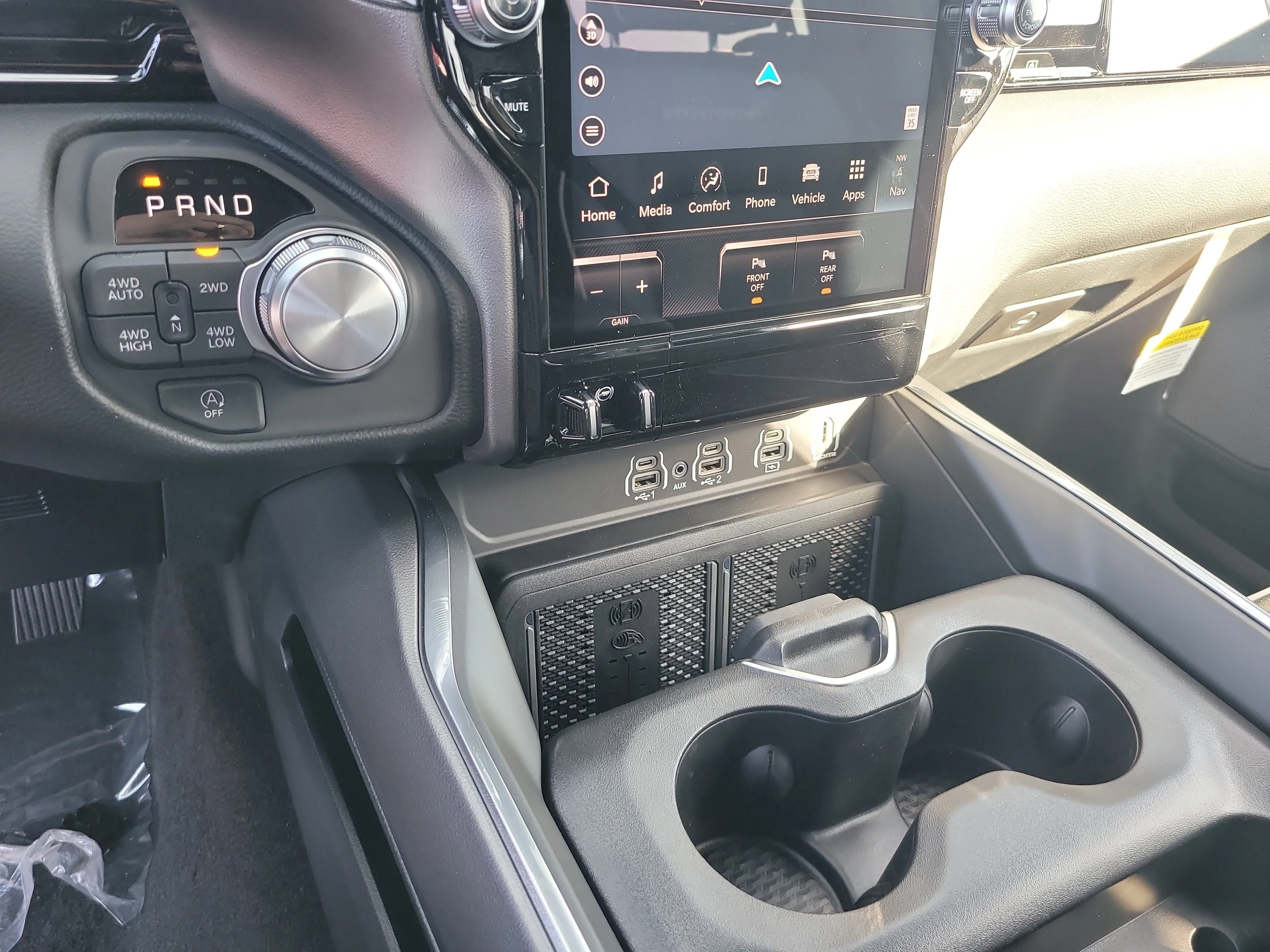New 2026 Serrano Green Metallic Ram Laramie image 18
