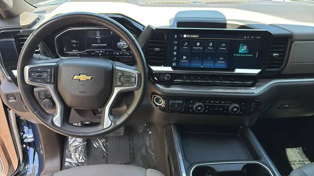 Used 2025 Lakeshore Blue Metallic Chevrolet LTZ image 9