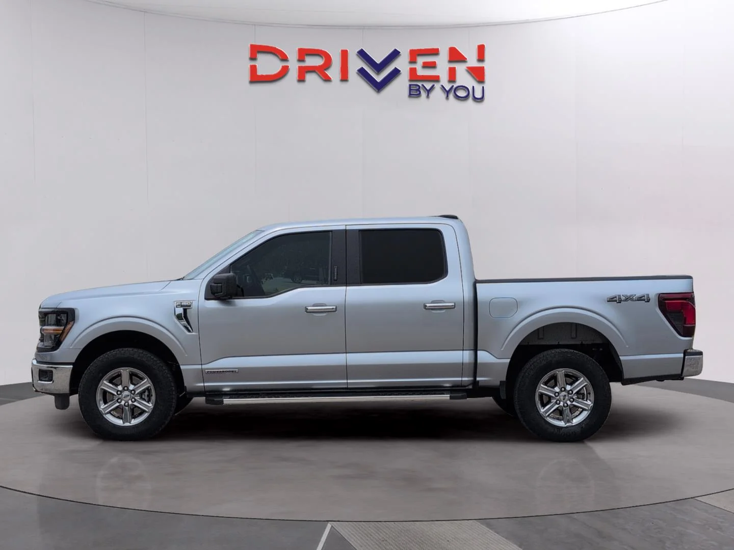 Used 2024 Iconic Silver Ford XLT image 2